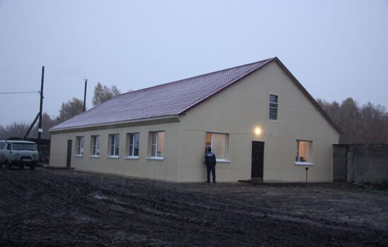 The office building was restored. Completely replaced the roof, sheathed the building with mineral wool and profiled sheeting, installed a heating system.